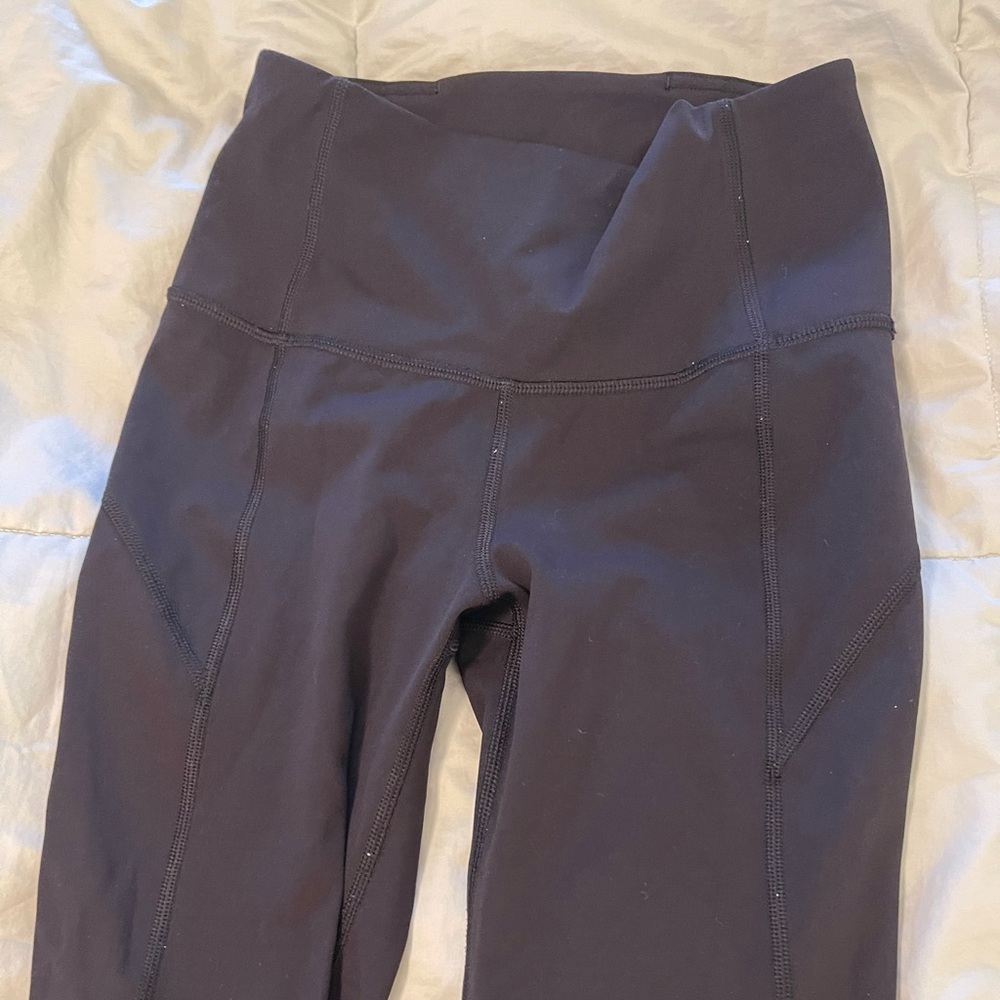 LULULEMON LEGGINGS LIKE NEW SIZE 4